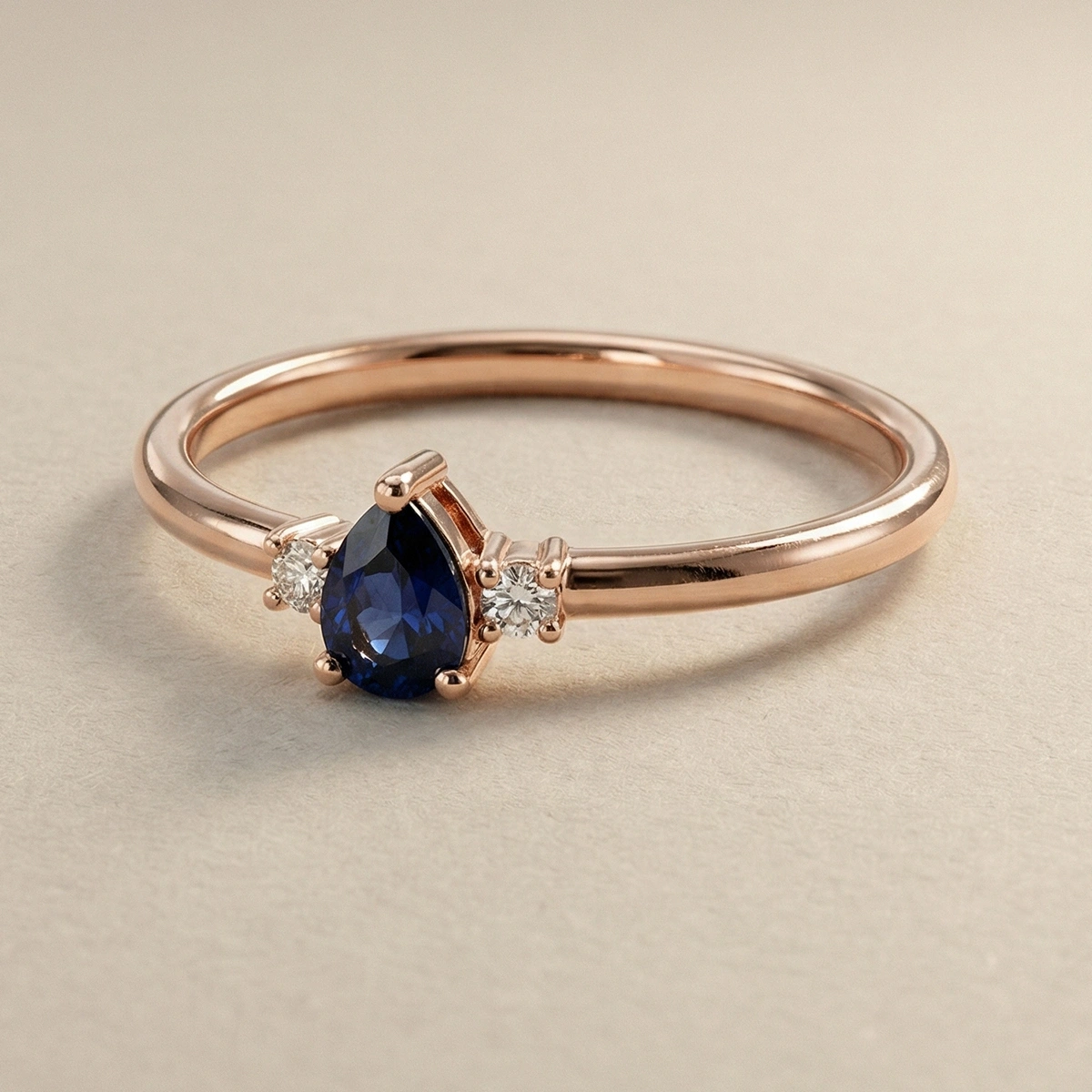 Minimal Gece Mavisi Damla Taşlı Pırlanta Yüzük