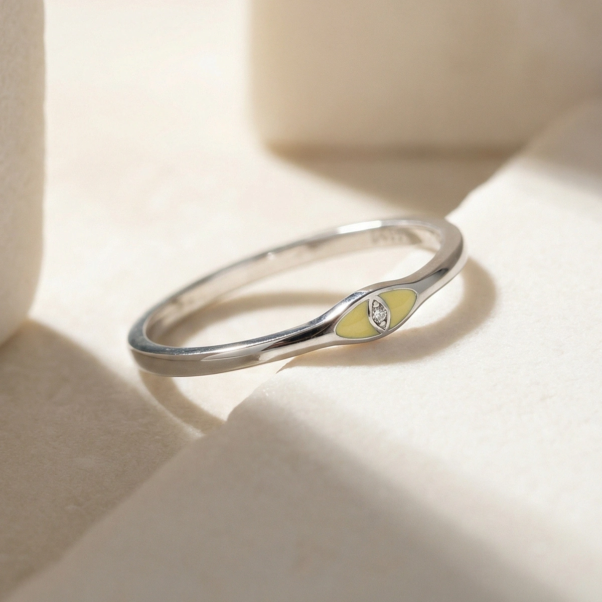 Göz Mineli Pırlanta Yüzük