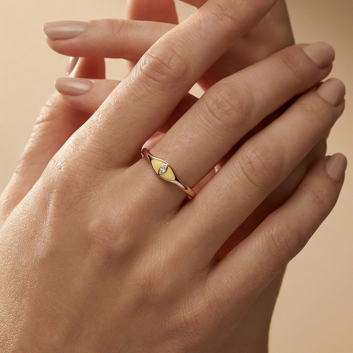 Göz Mineli Pırlanta Yüzük