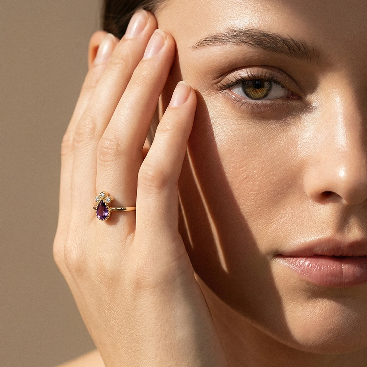 Mürdüm Moru Damla Taşlı Pırlanta Yüzük