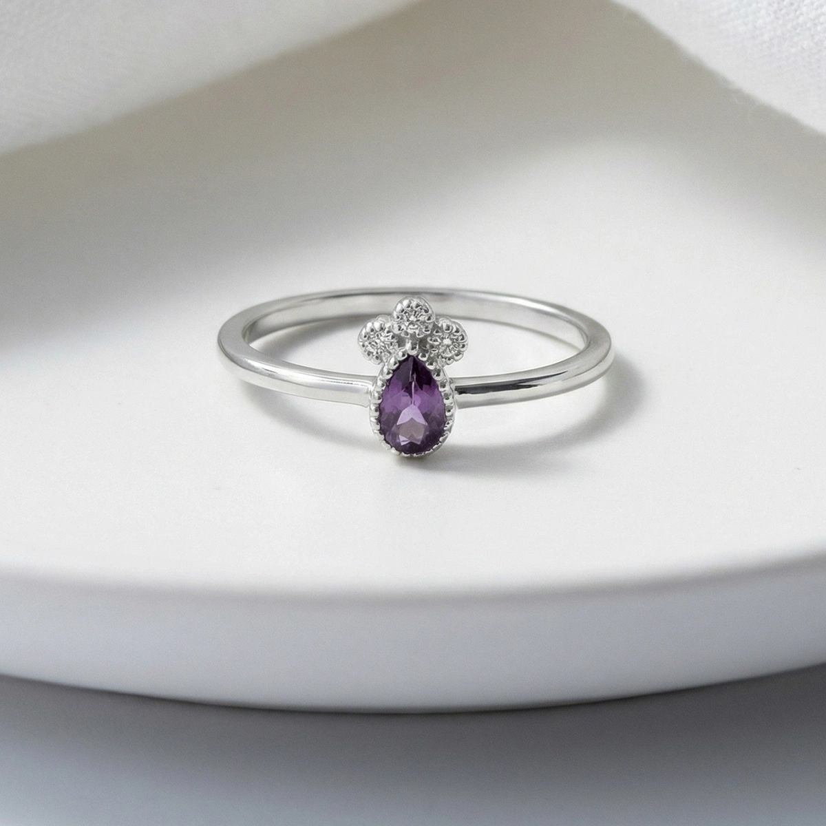 Mürdüm Moru Damla Taşlı Pırlanta Yüzük