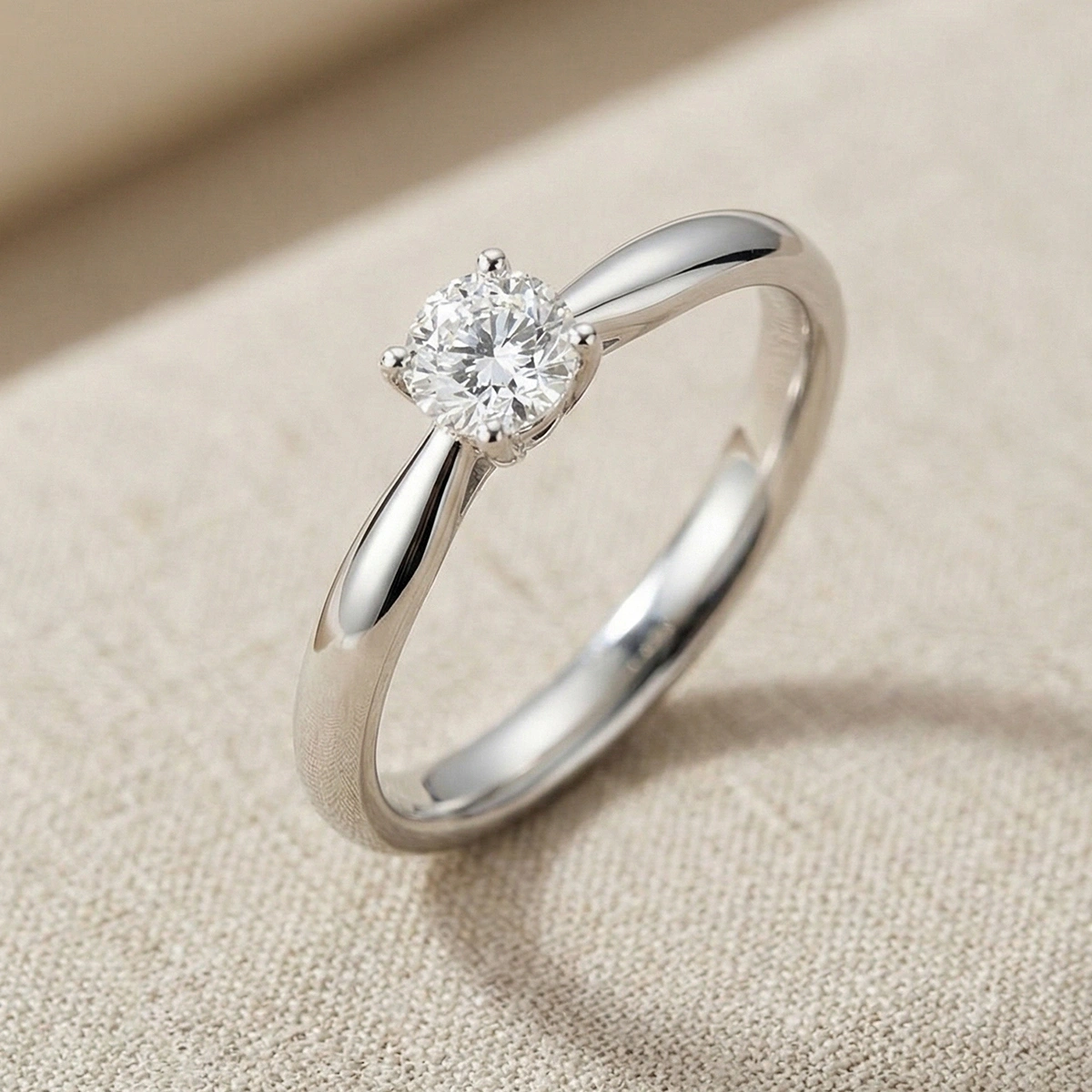 0,05 ct Mira Tektaş Pırlanta Yüzük