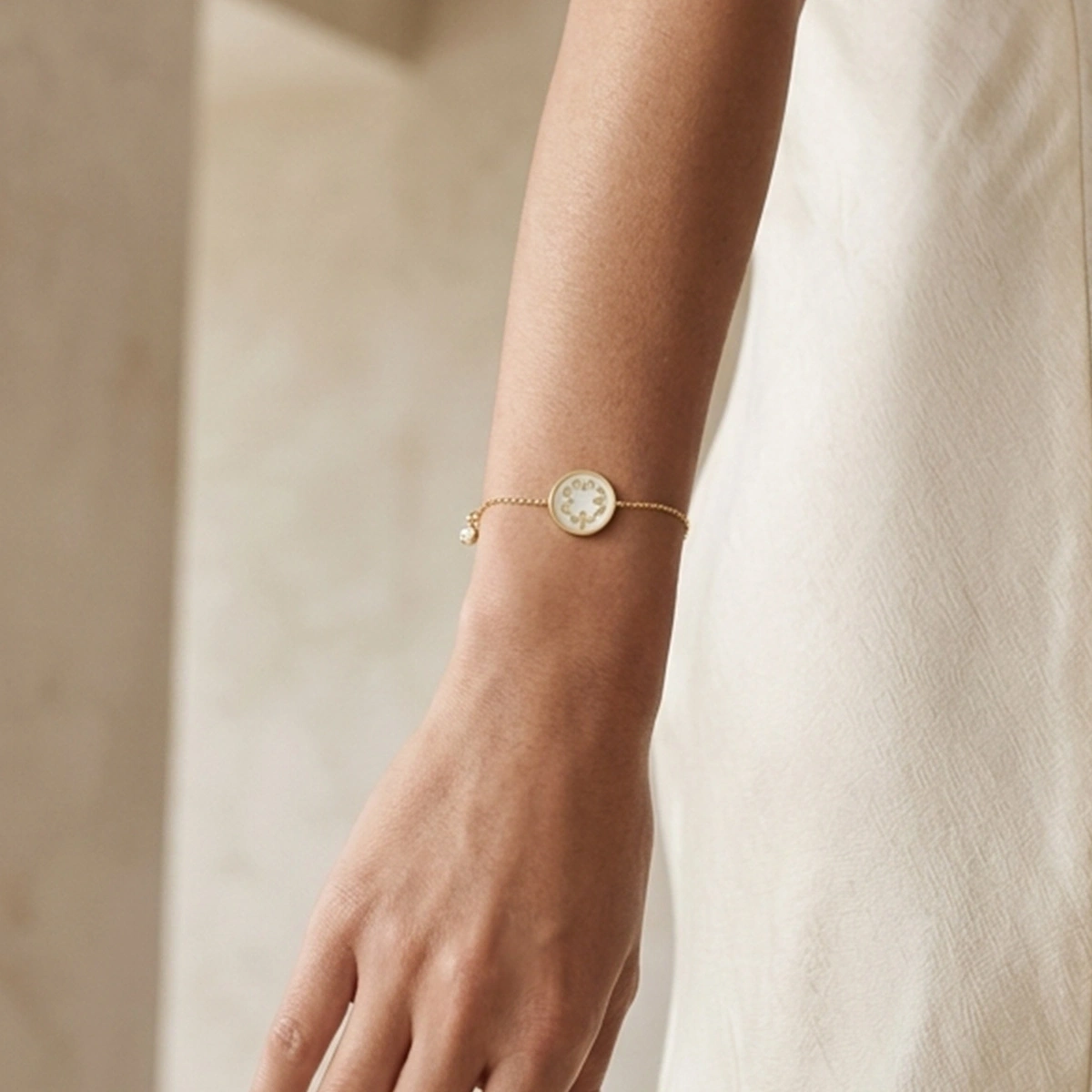 Sedef Mineli Yonca Pırlanta Bileklik