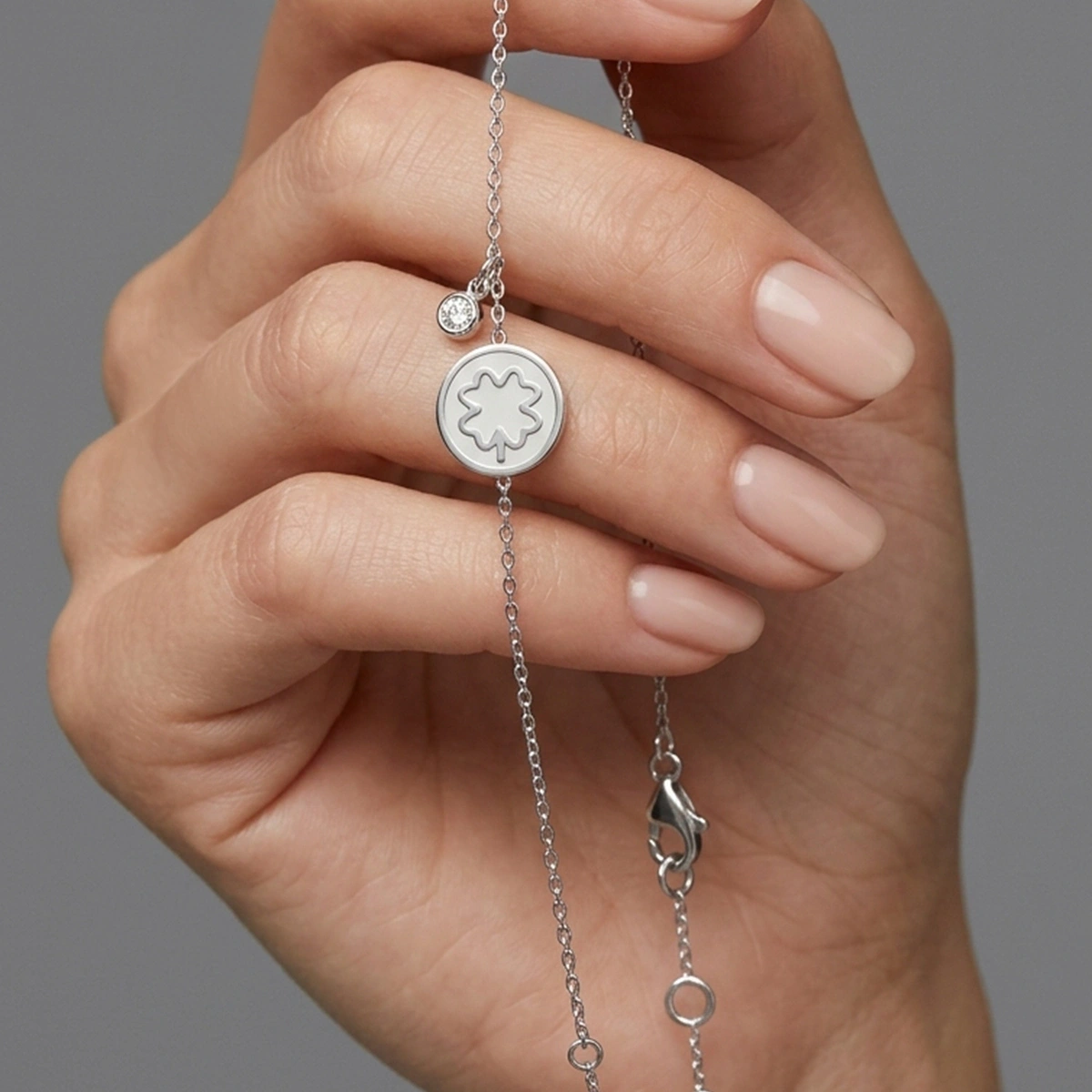 Sedef Mineli Yonca Pırlanta Bileklik