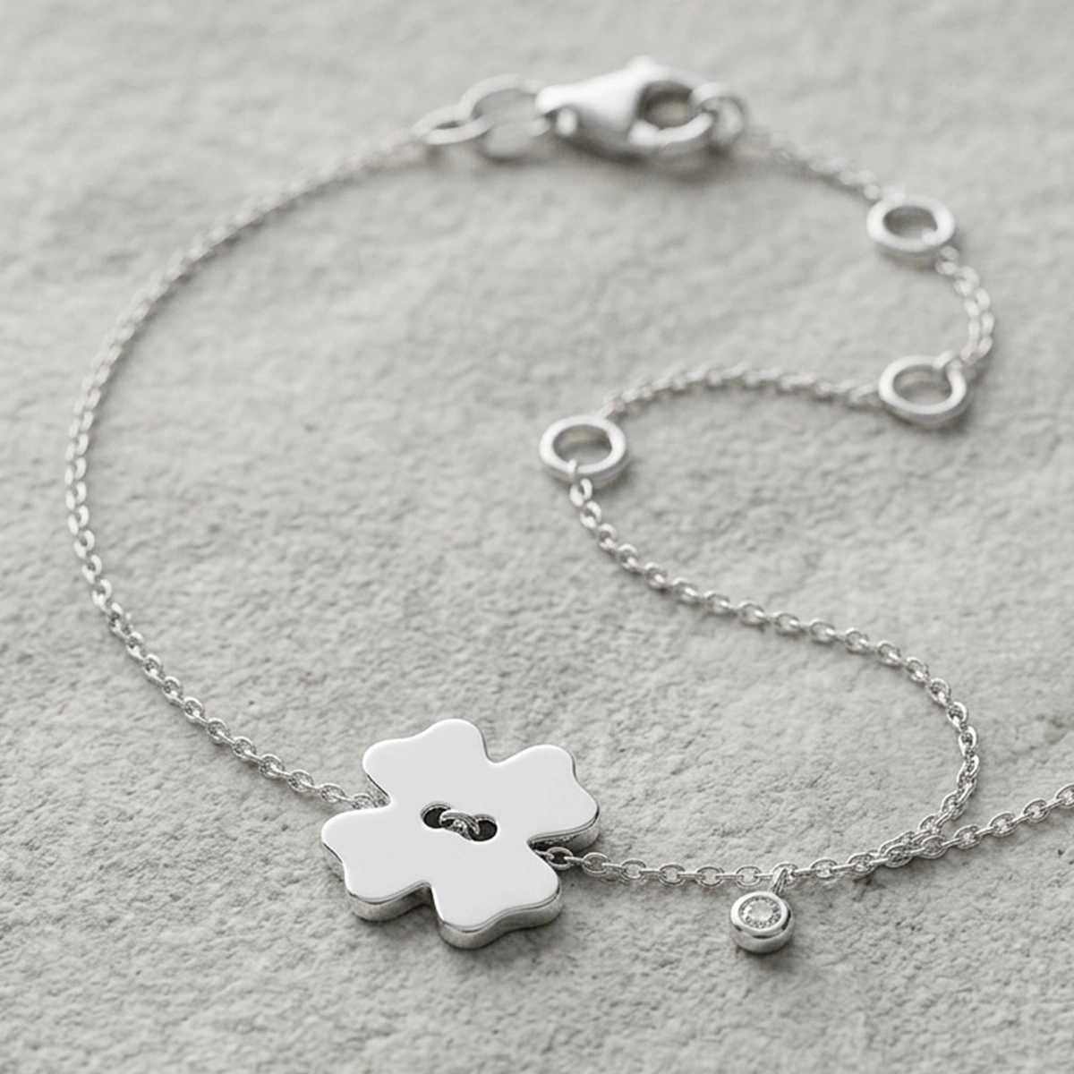 Yonca Pırlanta Bileklik