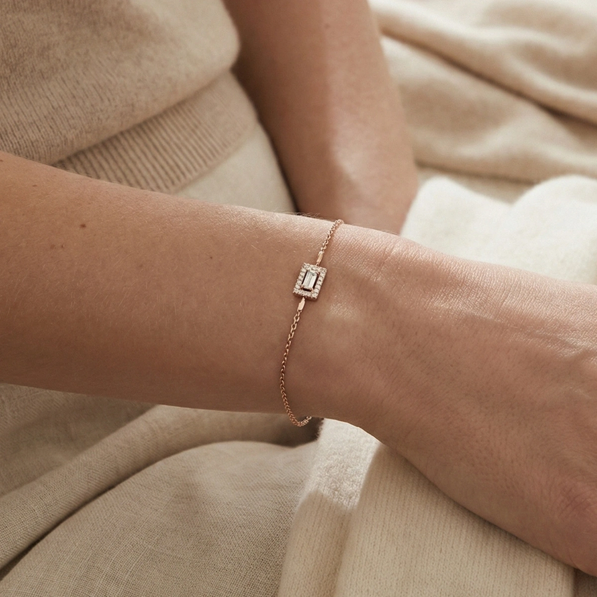 Baget Taşlı Altın Bileklik