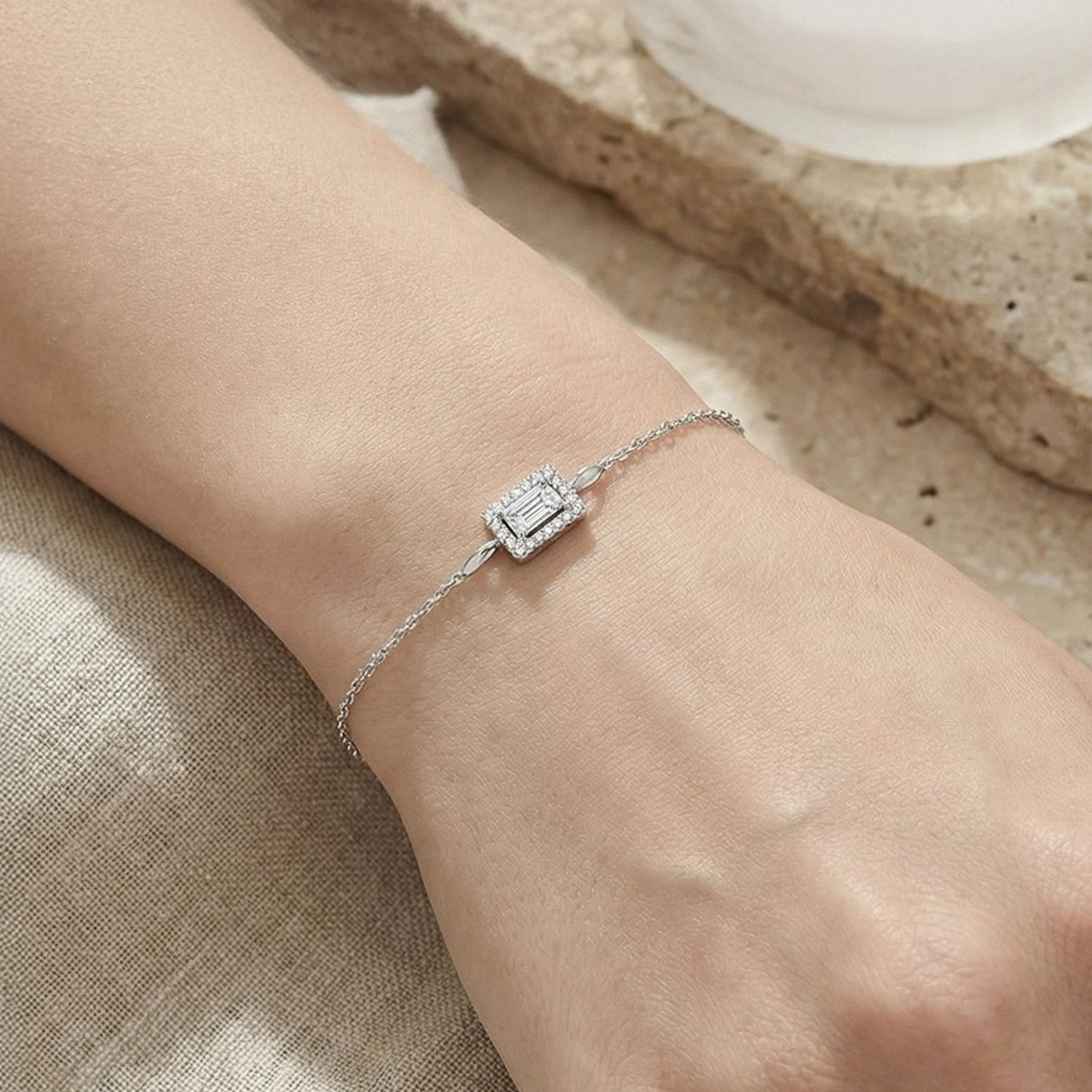 Baget Taşlı Altın Bileklik