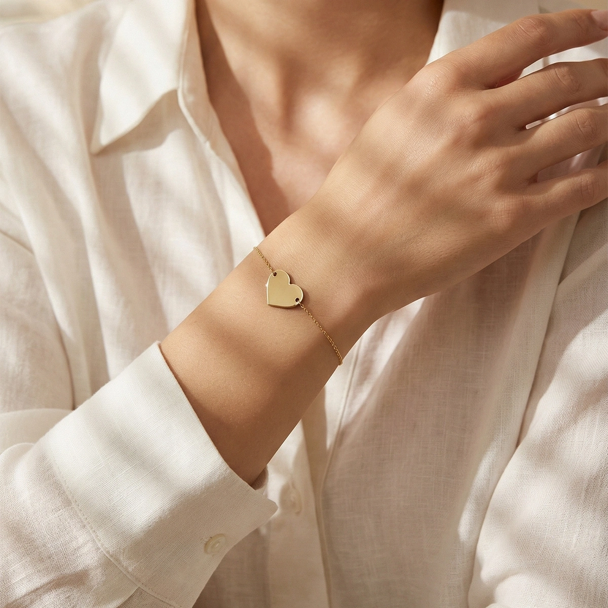 Kalpli Plaka Altın Bileklik