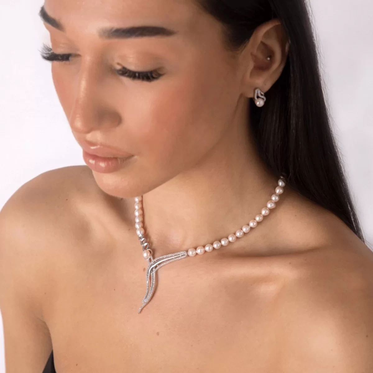 Taşlı Gümüş Uçlu Modern İncili Gelinlik Kolyesi