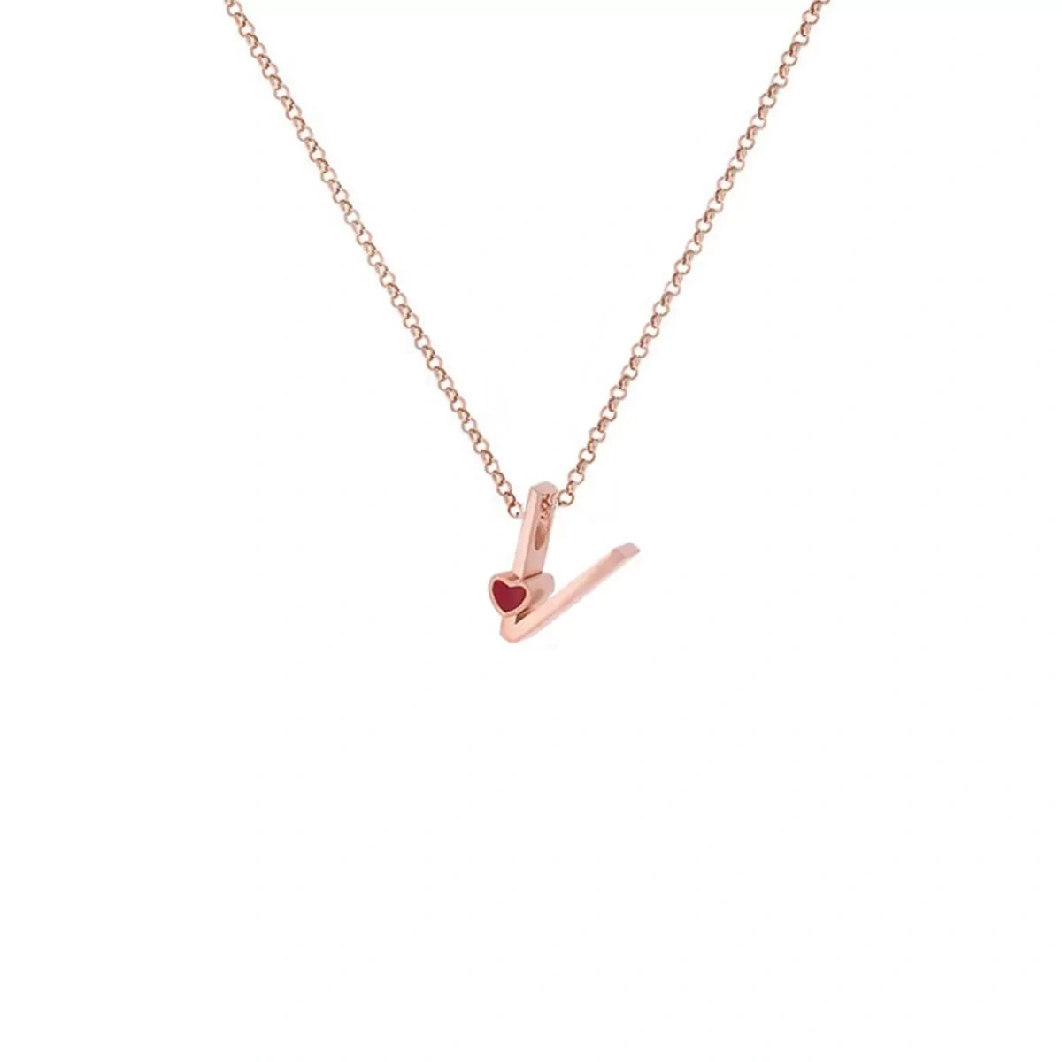 V Harfi Kalpli Gümüş Kolye