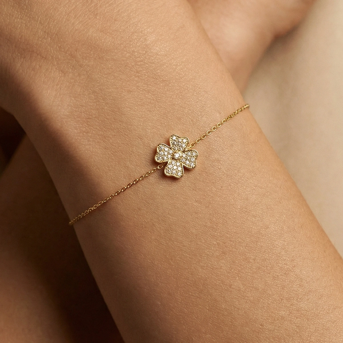 Yonca Şans Altın Bileklik