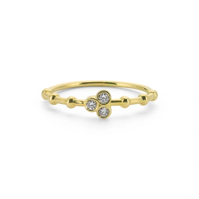 Üç Taşlı Zarif Altın Yüzük