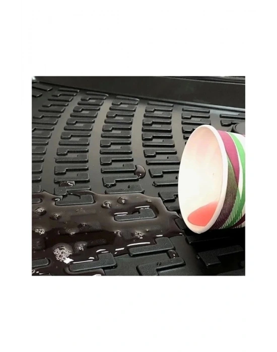 Skoda Octavia 2004-2013 3D Siyah Kokusuz Havuzulu Paspas Takımı