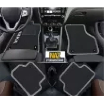 Toyota Auris 2006-2012  Siyah Halı Gri Kenar Petek Topuk