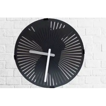 Saat Hareketli Dansçı