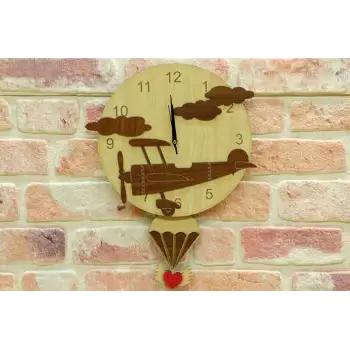 Saat Sarkaçlı Uçak