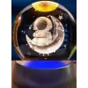 Dekoratif Ay Üstünde Astronot Tasarımlı Plastik Altlıklı Cam Küre