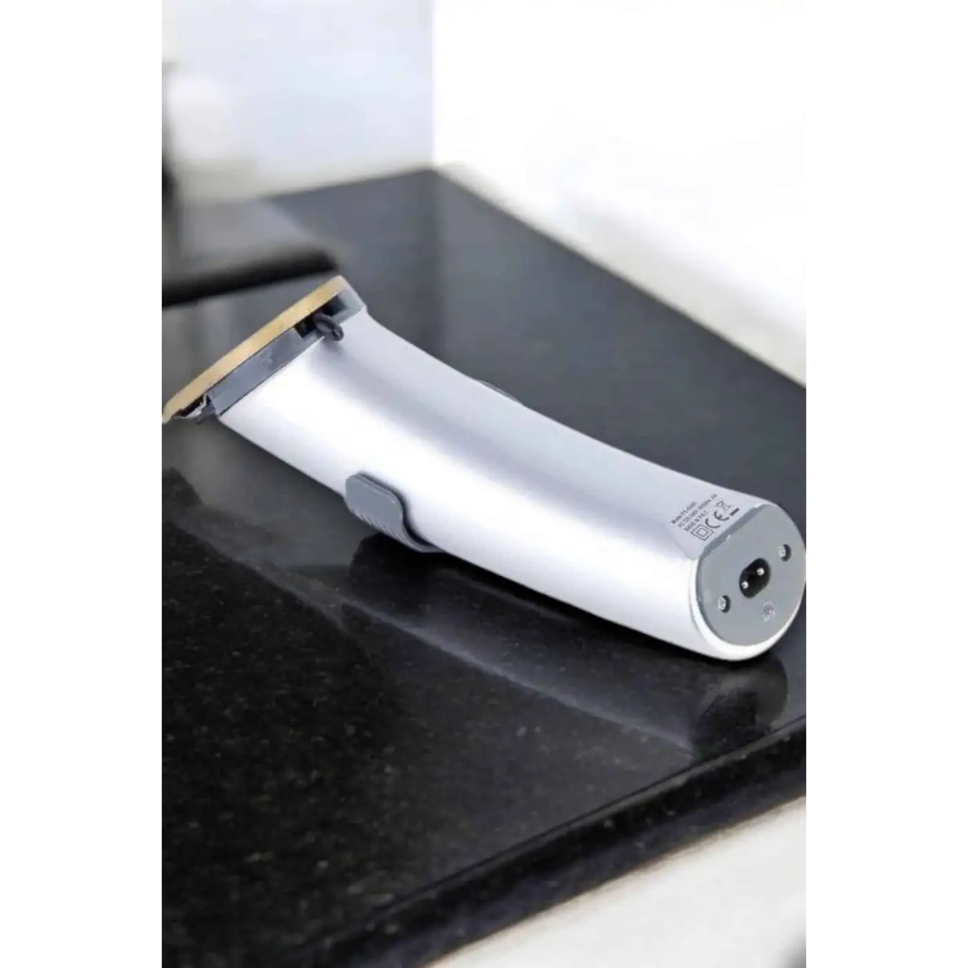 4 Taraklı Taşınabilir Profesyonel Saç ve Sakal Kesme Tıraş Makinesi