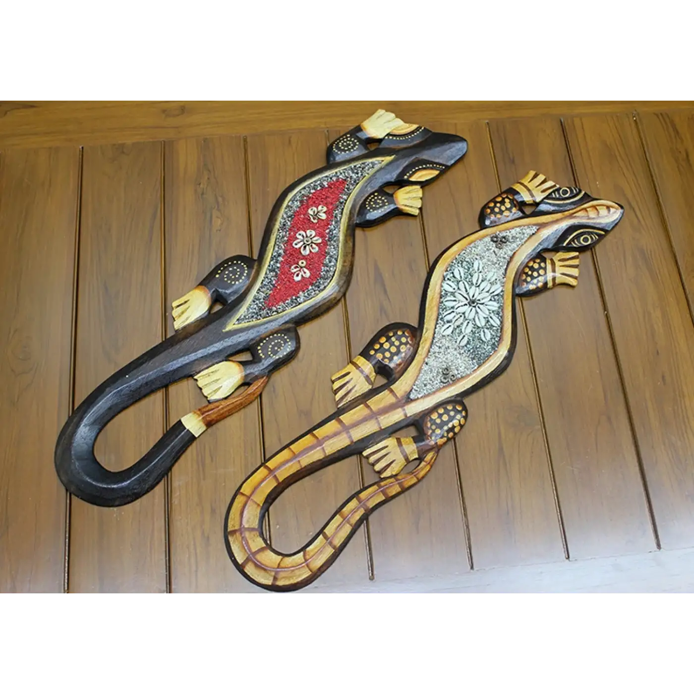 Ahşap Duvara Asmali Kertenkele Figürü