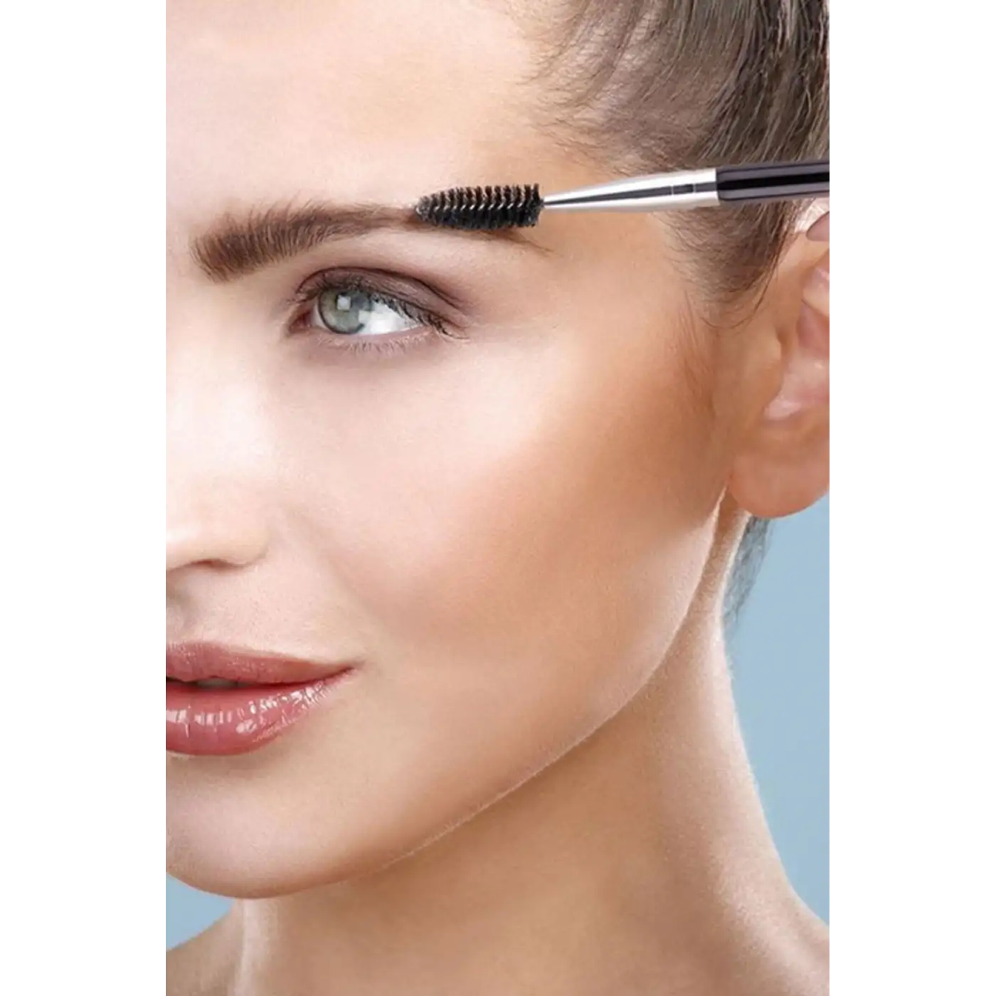 Çift Başlıklı Eyeliner ve Kaş Fırçası – Kolay Uygulama ve Mükemmel Sonuçlar