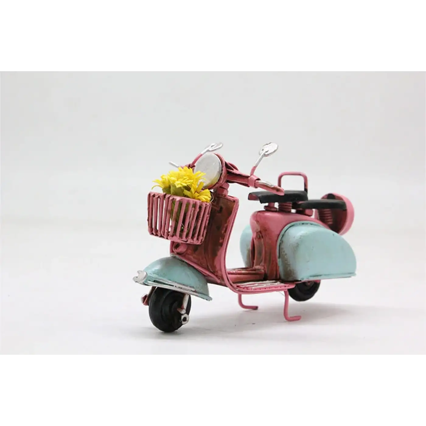 Dekoratif Metal Scooter Önü Sepetli