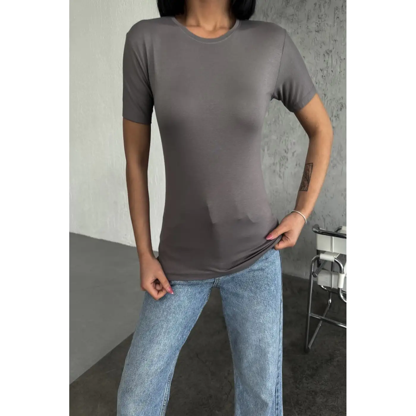 Rahat Ve Şık Kısa Kollu Bisiklet Yaka Likralı Viskon Penye Body Füme