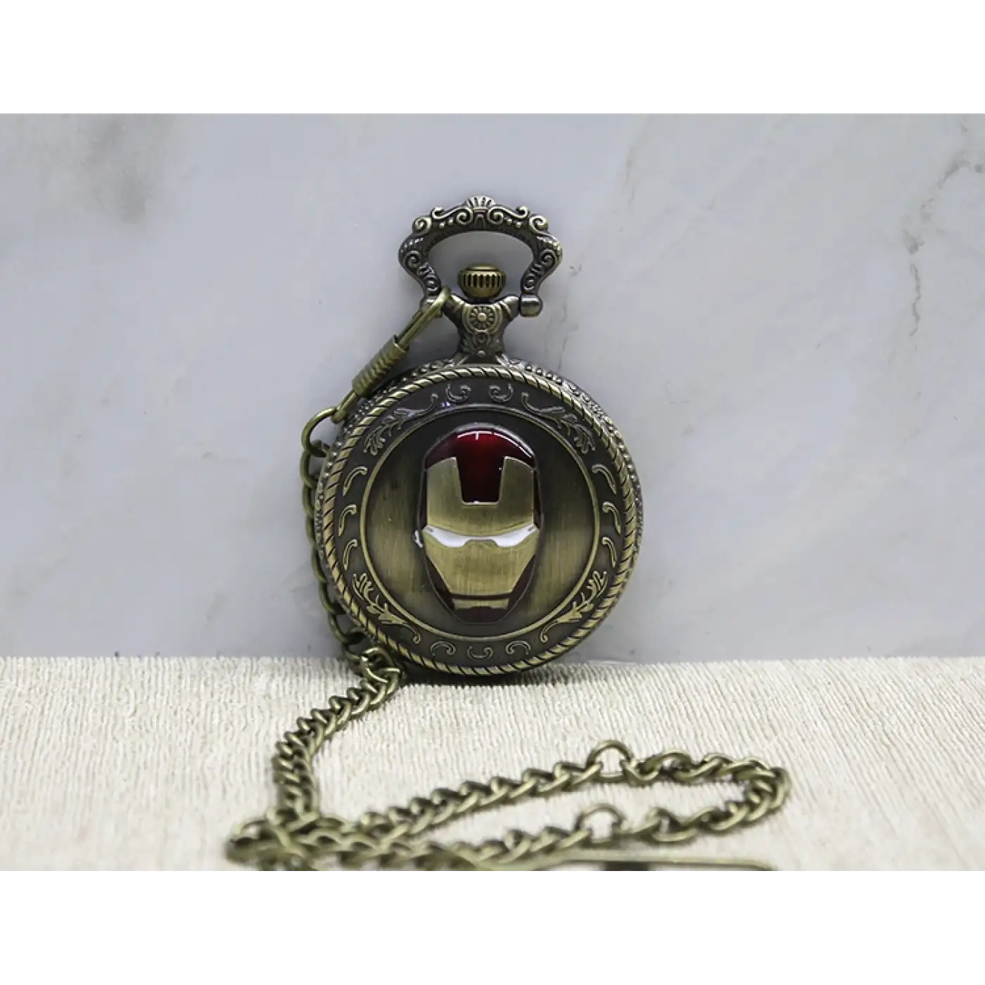 Iron Man Tasarımlı Köstekli Saat