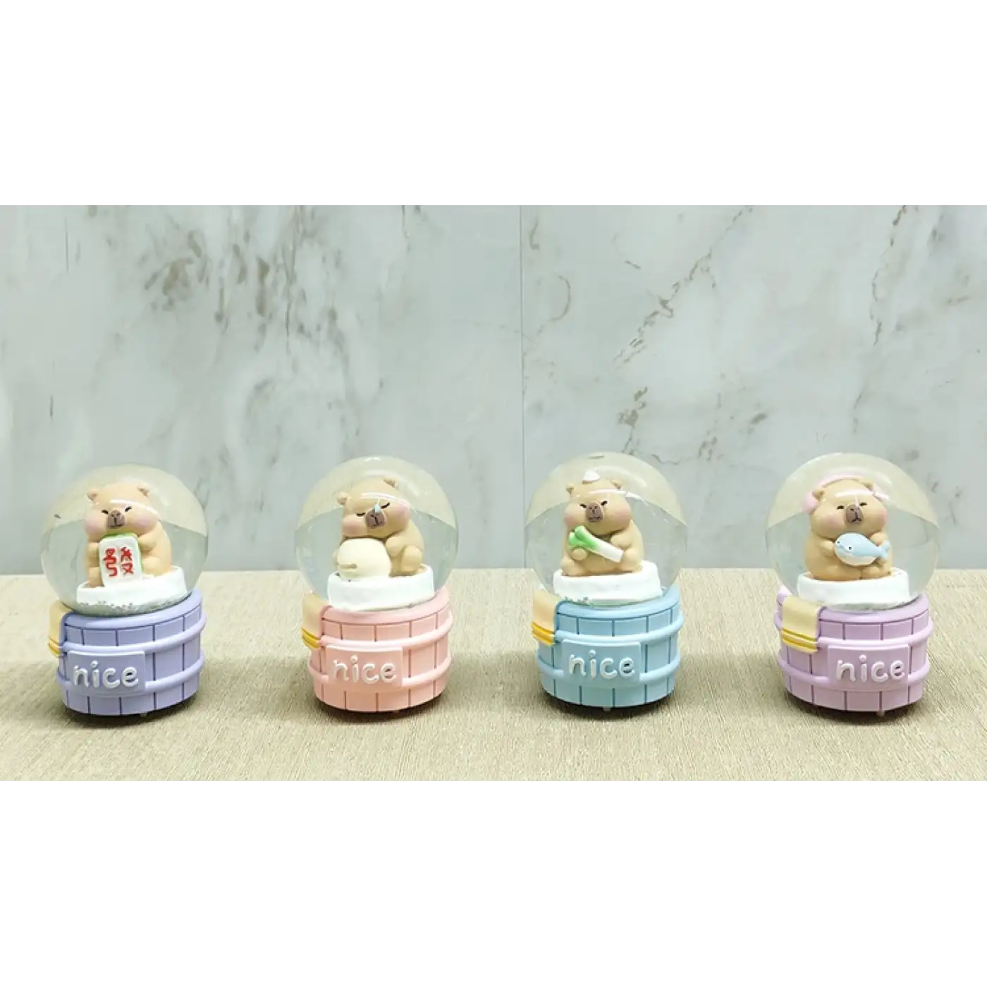 Kapibara Tasarımlı Işıklı Kar Küresi