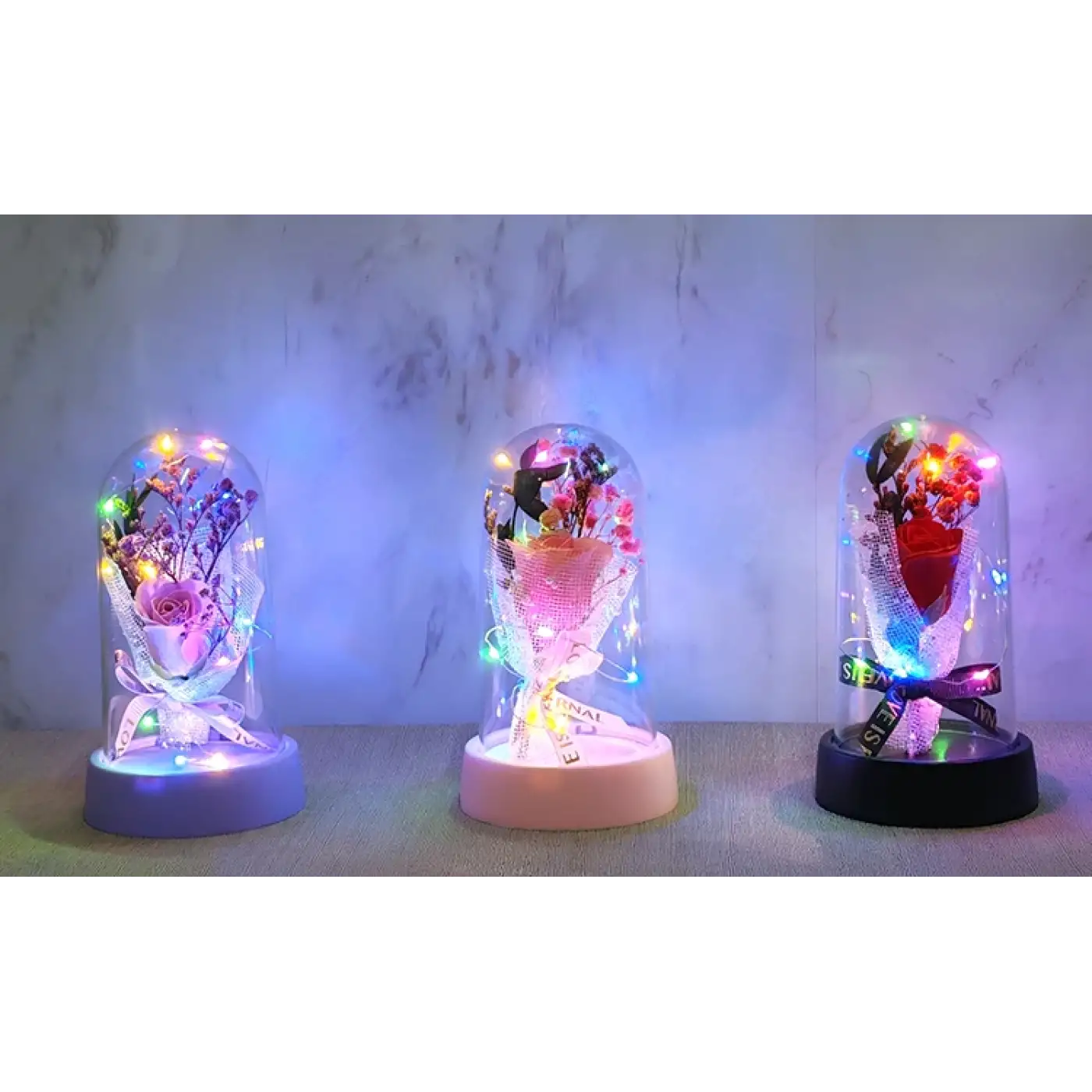 LED Işıklı Müzikli Cam Fanus İçinde Gül Buketi