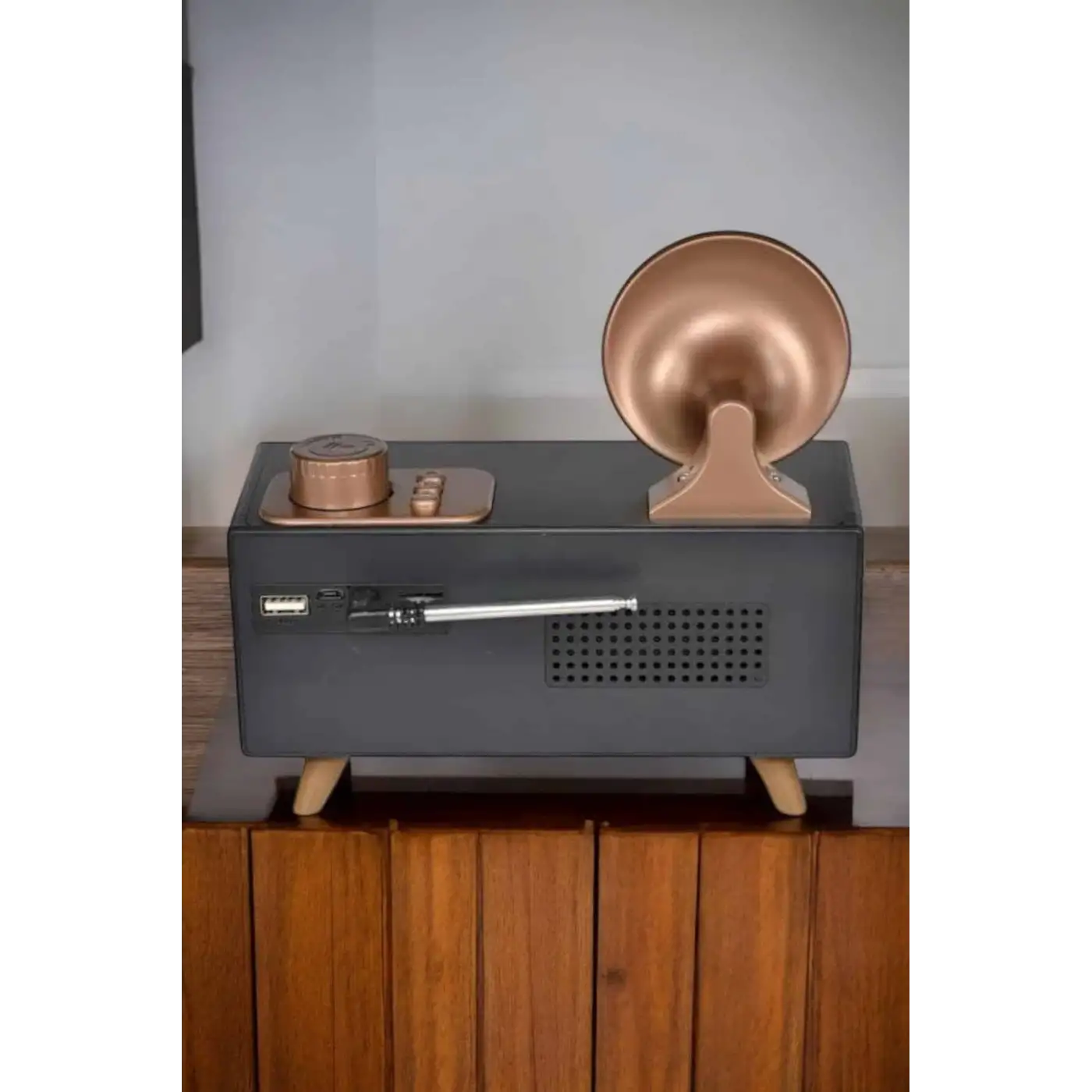 Nostaljik Görünümlü Bluetooth Bağlantılı Speaker