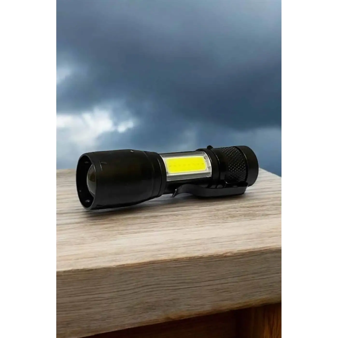 Şarjlı Metal Zoomlu El Feneri Işıldak Led Işık Taşınabilir El Lambası