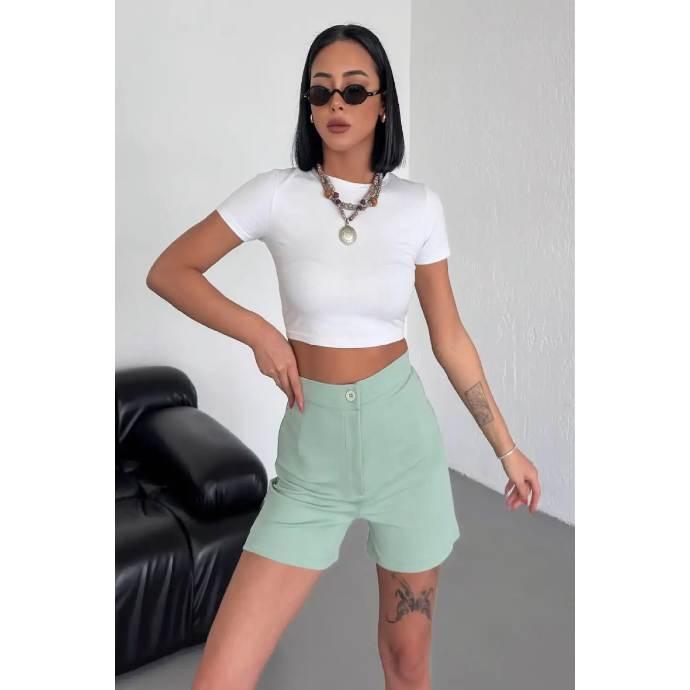 Tarz ve Rahatlığı Bir Arada Sunan Yüksek Bel Esnek Likralı Krep Şort Su Yeşili