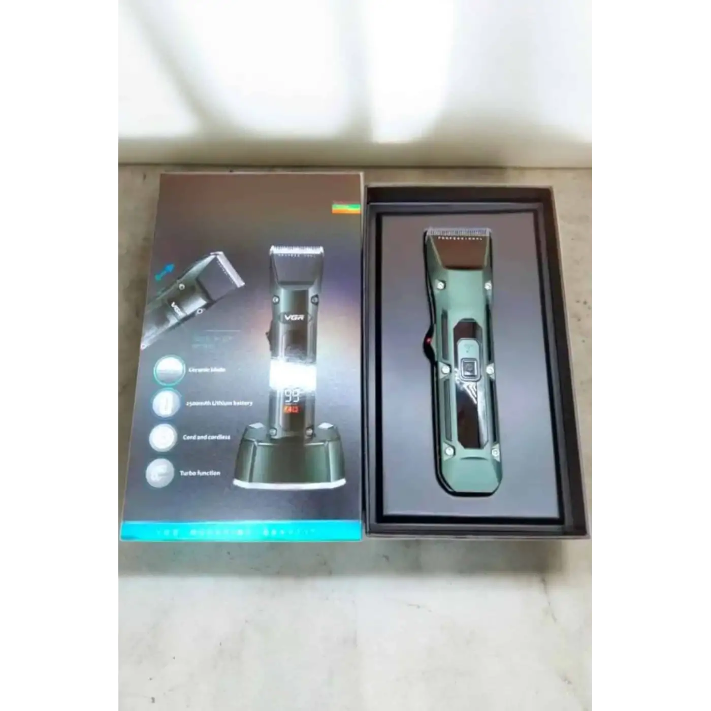 Tıraş Makinesi Uzun Pil Ömrü Şarjlı Günlük Tıraş Makinesi