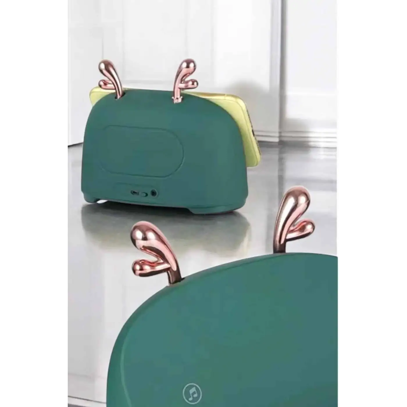 Yeni Nesil Akıllı Hoparlör Telefon Tutacağı Uzun Pil Ömrü Yüksek Ses Kaliteli