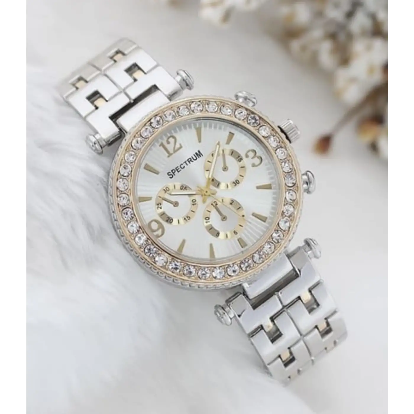 Zarif ve Şık Özel Tasarım Zirkon Taşlı Metal Bayan Kol Saati (gümüş-gold)