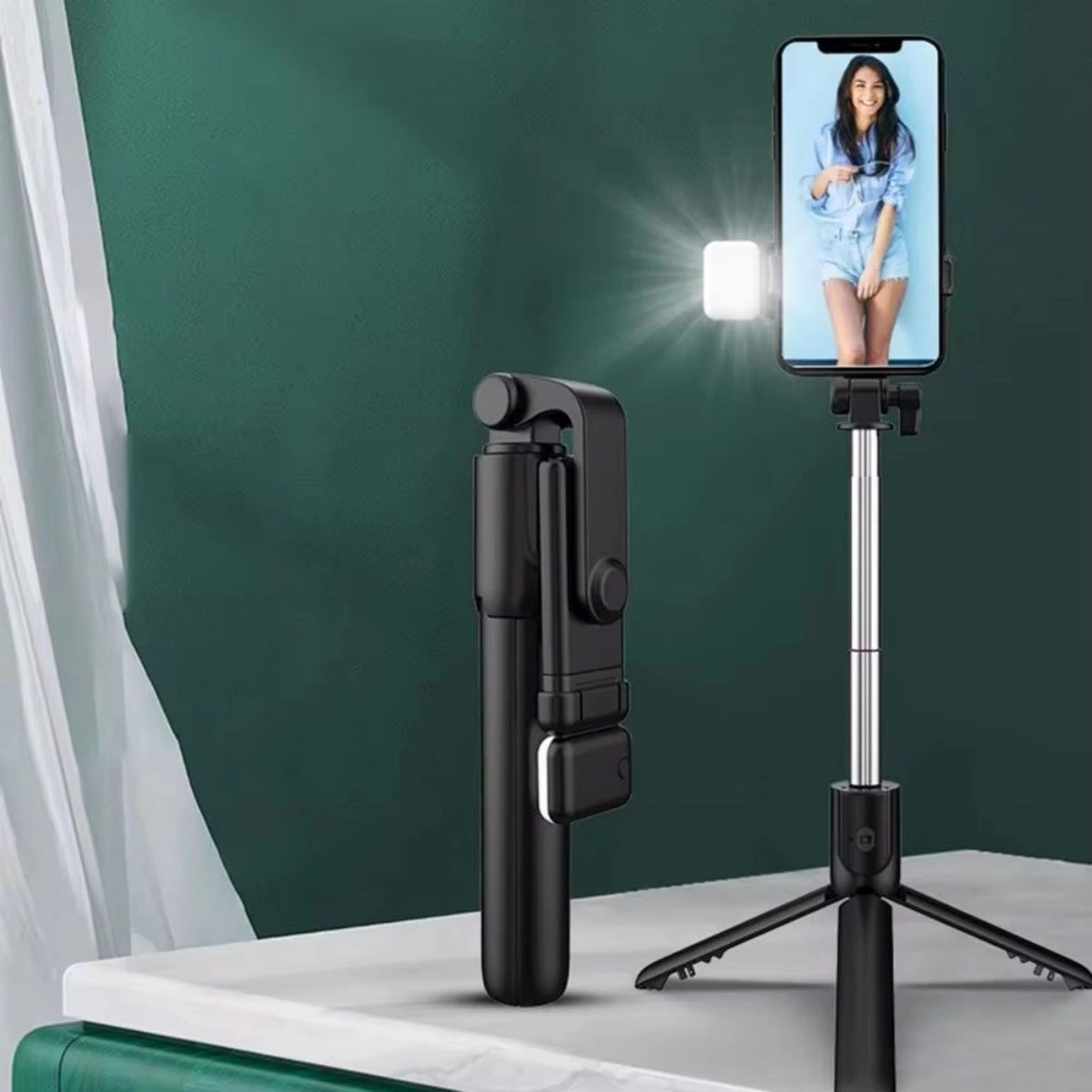 Kendiliğinden Led Işıklı Kumandalı Uzayabilen Selfie Çubuğu,Masa Üstü Tripod