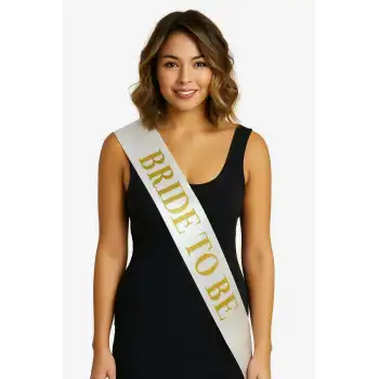 Beyaz Saten Üzerine Kalın Altın Bride To Be Kuşağı