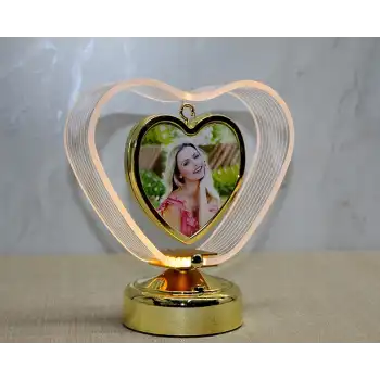 Kişiye Özel Fotoğraf Alanlı Kalpli Led Çerçeve Model 1