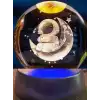 Dekoratif Ay Üstünde Astronot Tasarımlı Plastik Altlıklı Cam Küre