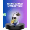 Kitap Okuyan Çift Figürlü Gece Lambası Romantik Dekoratif Masa Lambası