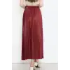 Zarif ve Modern Pileli Parlak Krep Gizli Lastikli Bordo Etek