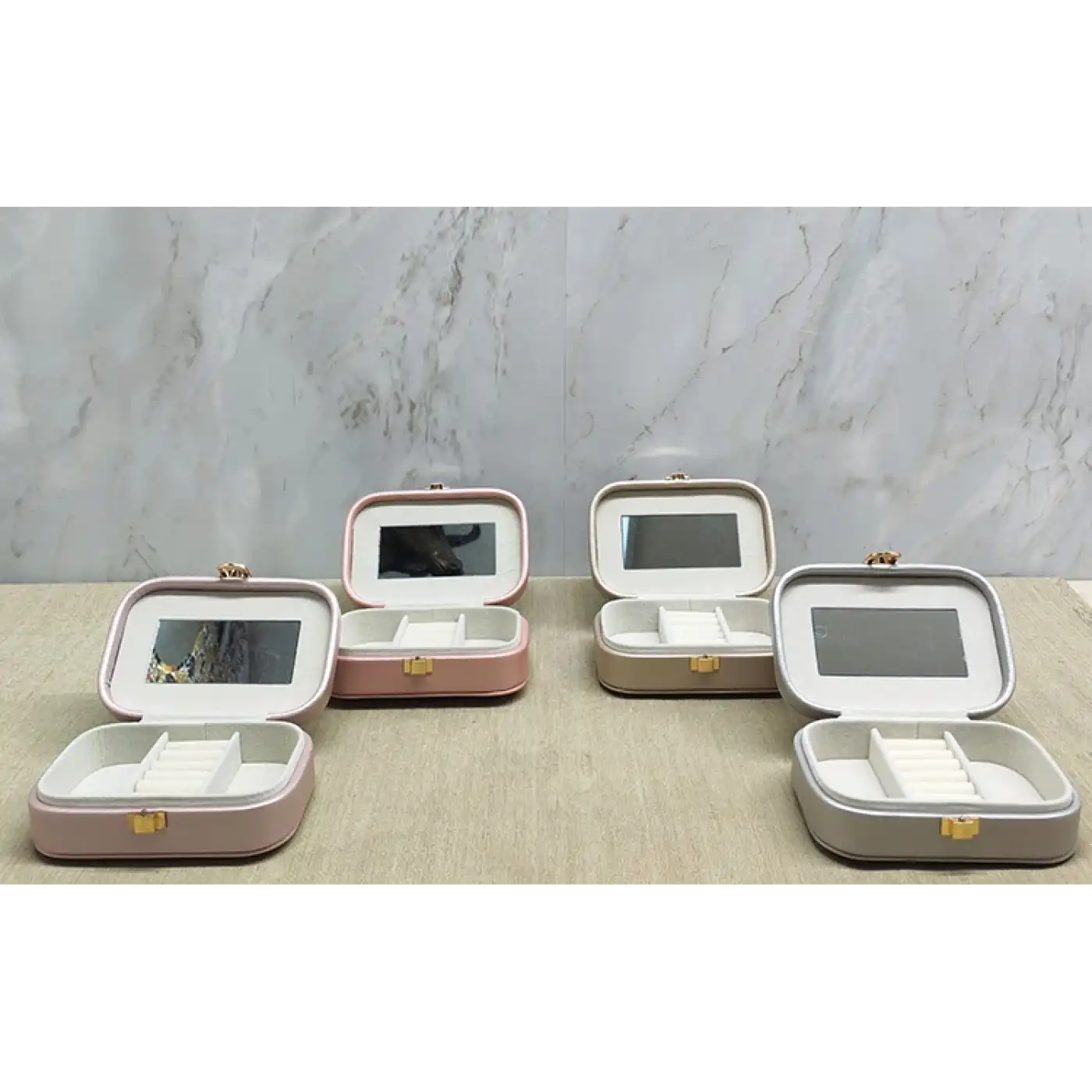 15x15 cm Makyaj Ve Takı Kutusu