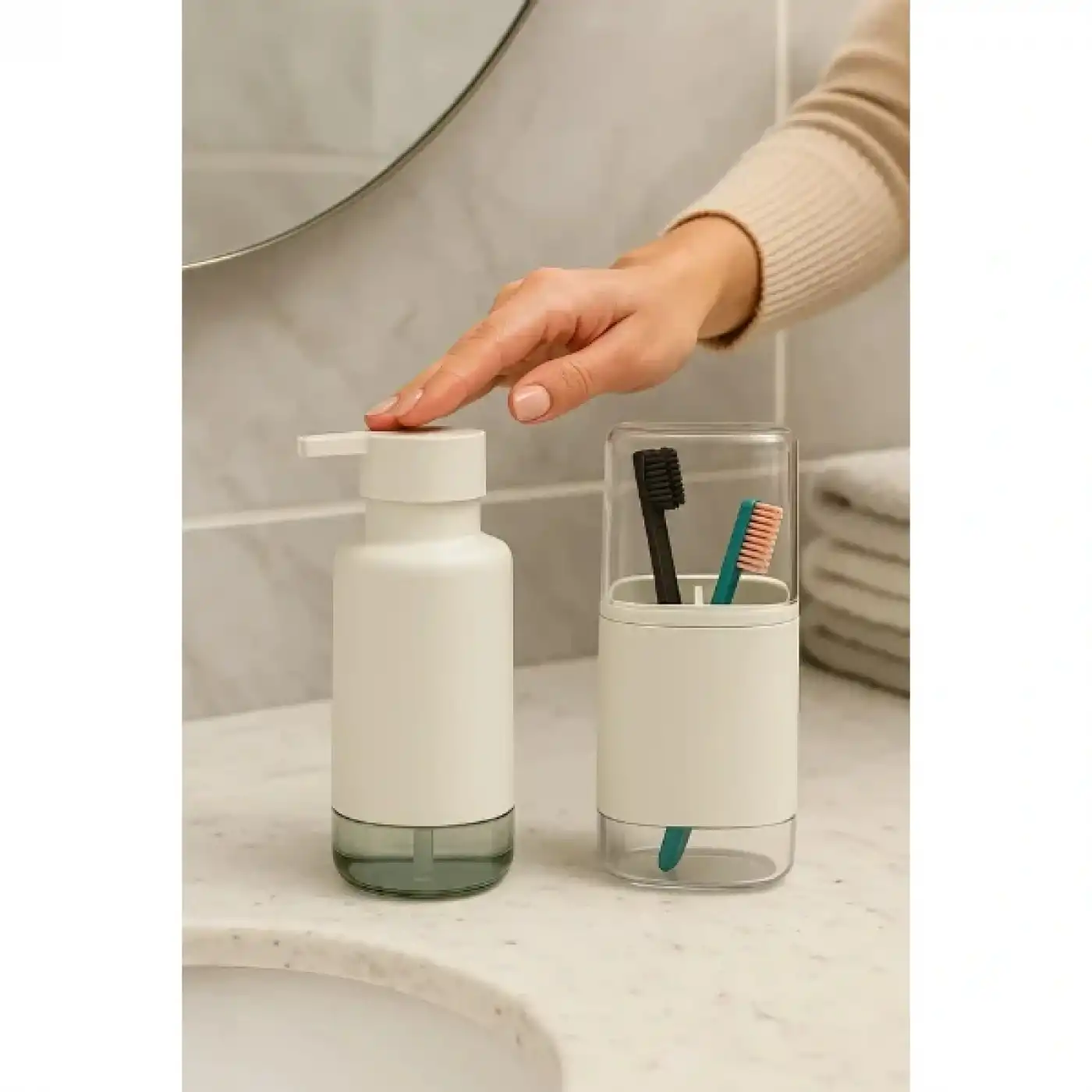 2li Sıvı Sabunluk Ve Diş Fırçalık Seti