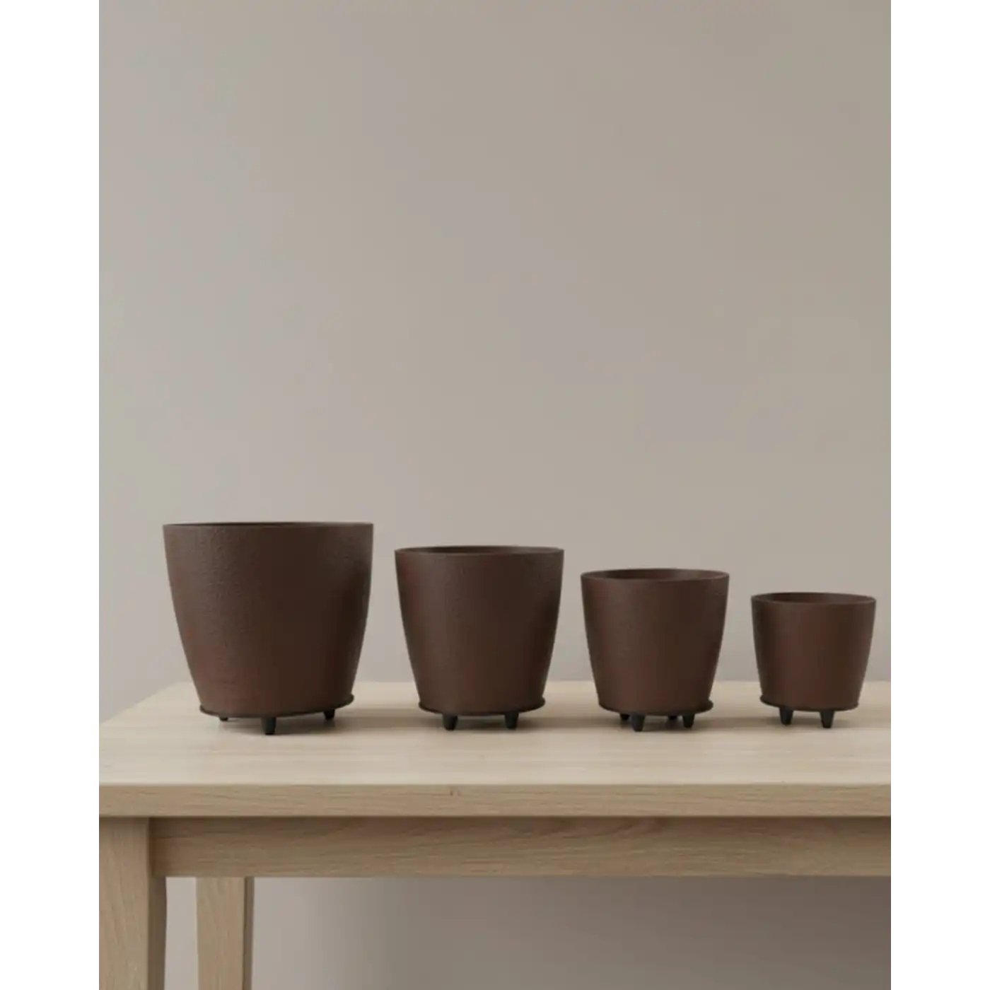 4’lü 3D Kahve Tonlu Ayaklı Saksı Seti Modern Dekoratif Vazo Takımı