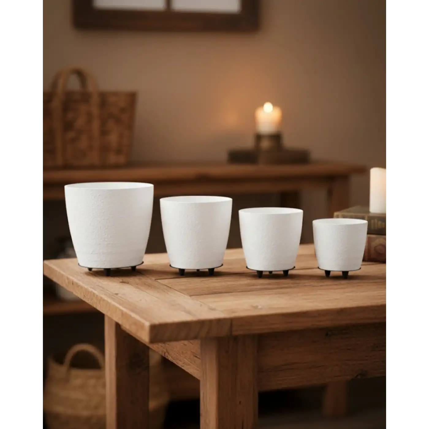 4’lü 3D Şık Beyaz Saksı Seti Modern Ayaklı Dekoratif Vazo