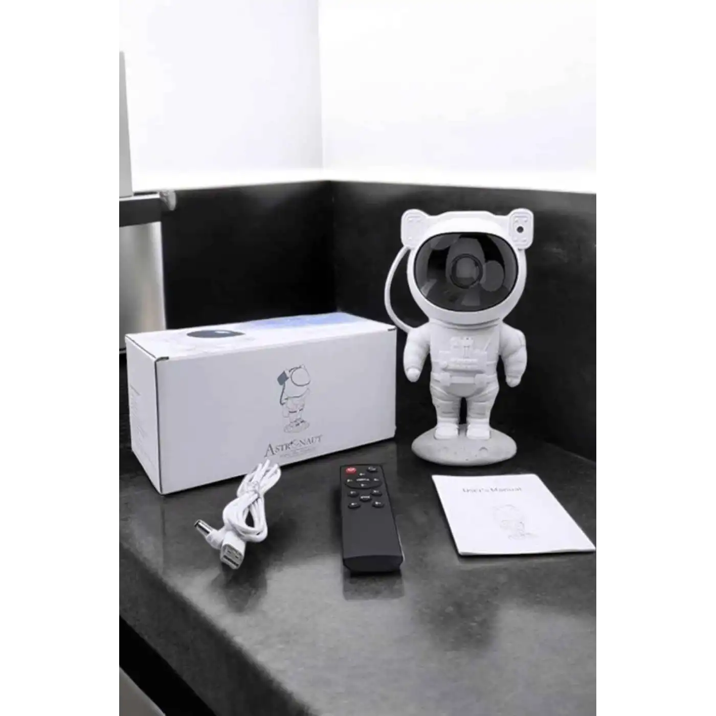 Astronot Görünümlü Projeksiyon Speaker Taşınabilir