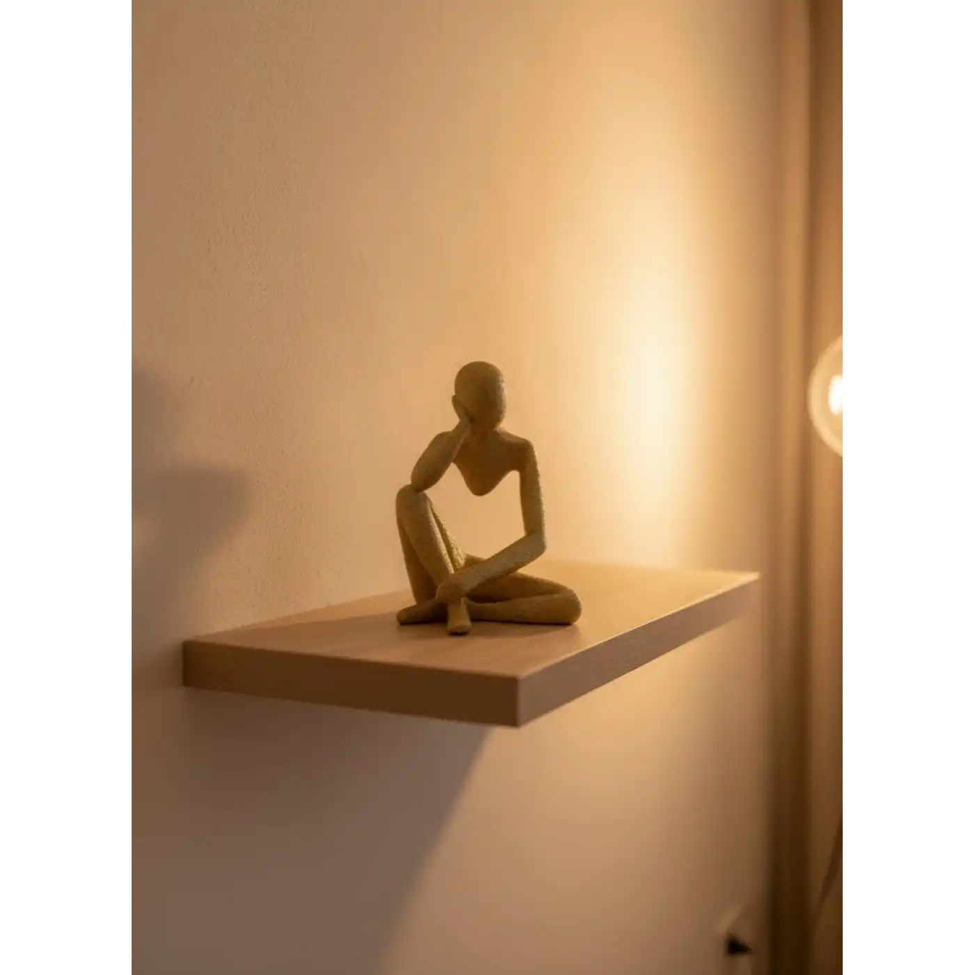 Dekoratif Sarı İnsan Figürü Modern Masa ve Raf Süsü