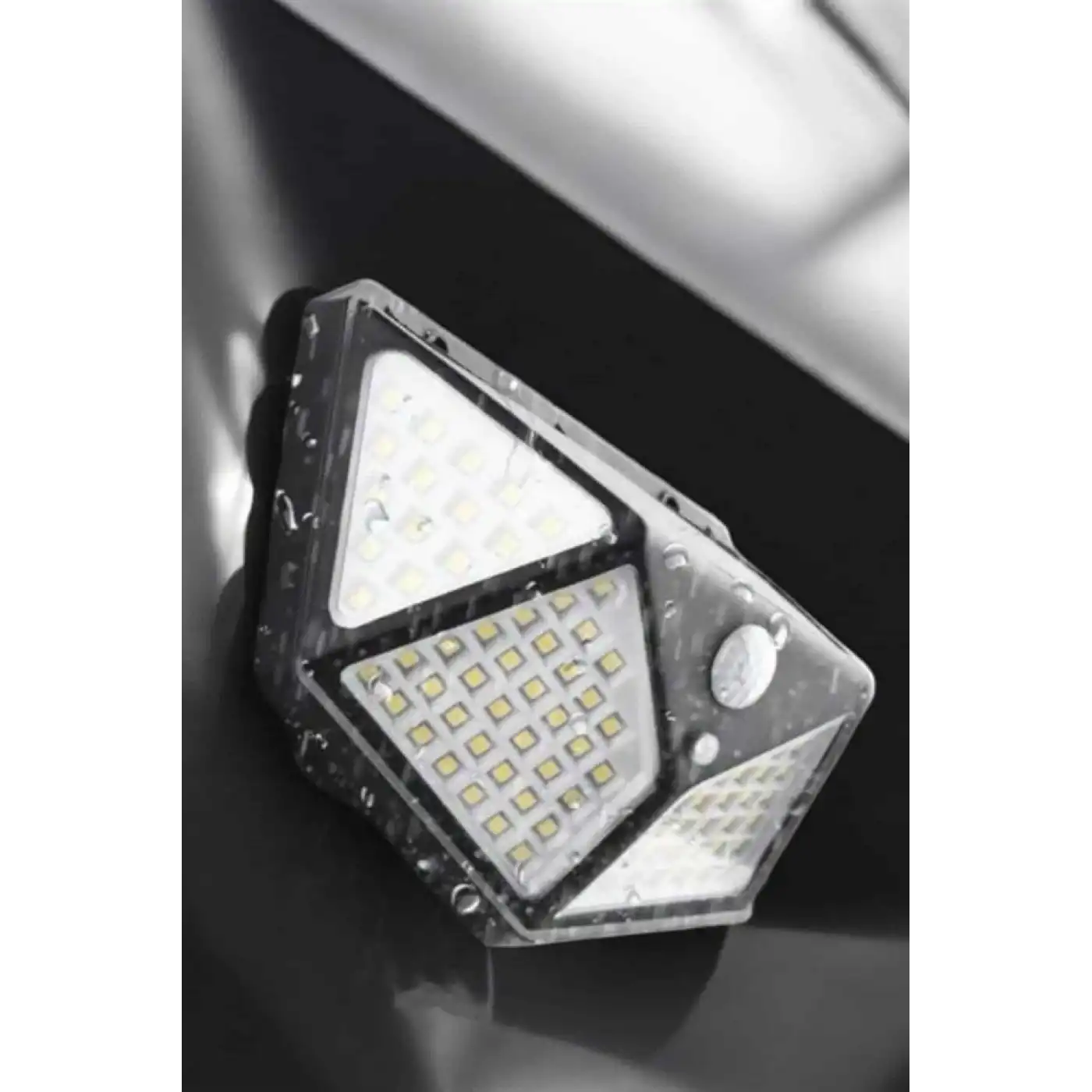 Güneş Enerjili Bahçe Aydınlatma Lambası Solar 100 Led Lamba