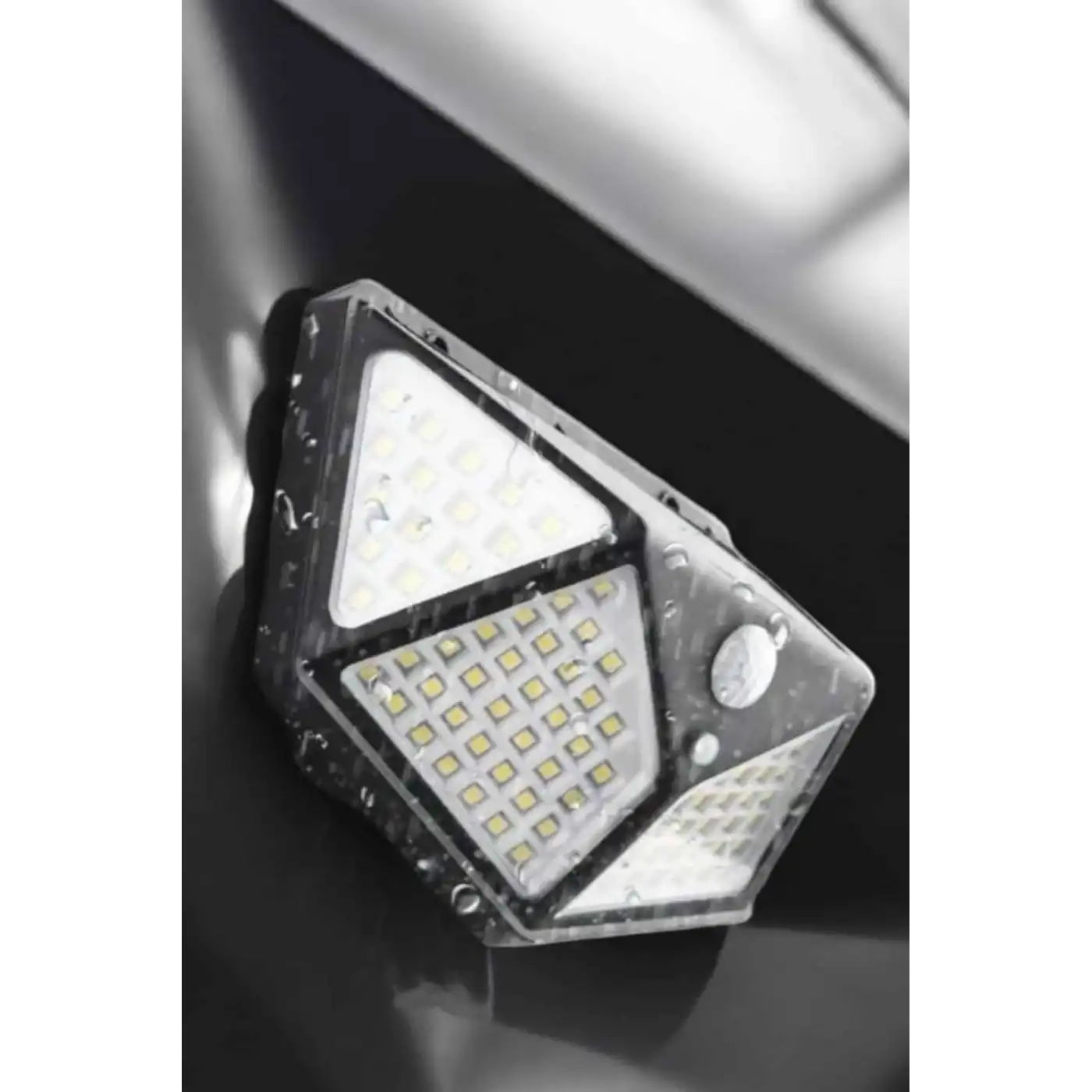 Güneş Enerjili Bahçe Aydınlatma Lambası Solar 100 Led Lamba