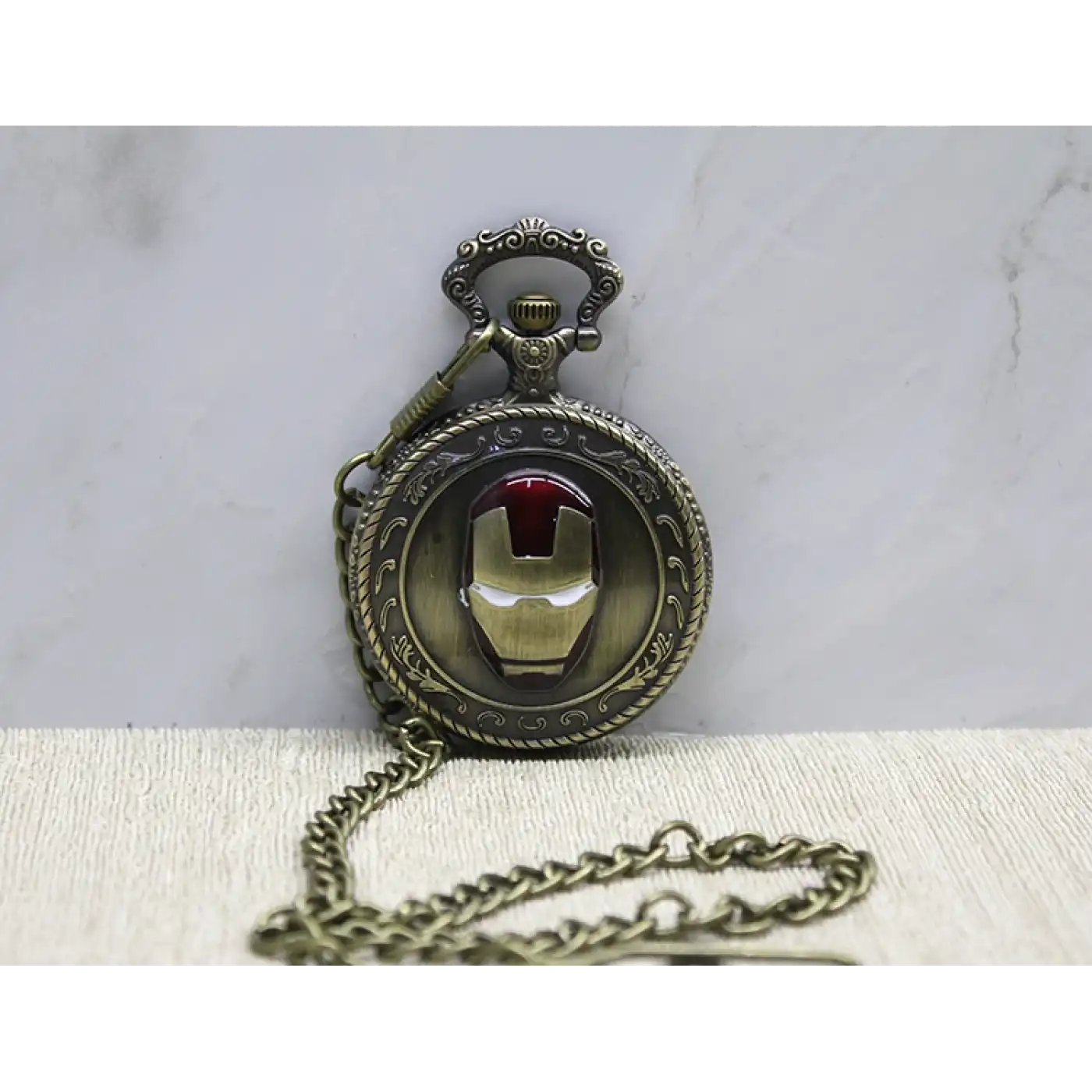 Iron Man Tasarımlı Köstekli Saat